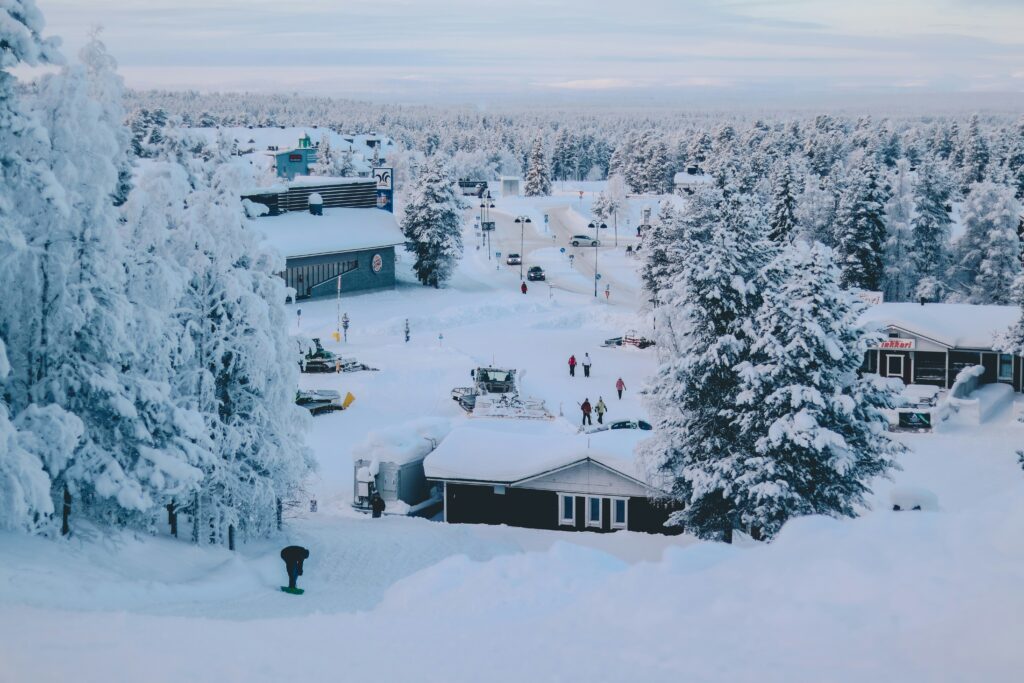 ethan-hu-MRX-unYU1dc-unsplash-1024x683 Voyage d’hiver en Laponie finlandaise : au cœur de la magie arctique