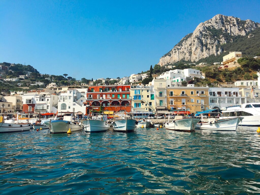 julia-worthington-qsZzCxorDF4-unsplash-scaled-1-1024x768 3 destinations inoubliables pour une escapade d’un jour en Italie