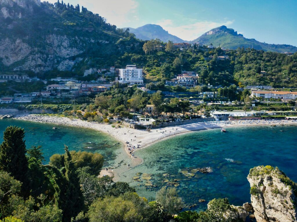 lyle-wilkinson-bIaIVTSseP8-unsplash-scaled-1-1024x768 3 destinations inoubliables pour une escapade d’un jour en Italie