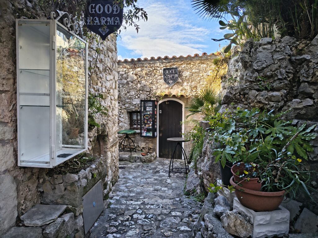 IMG_20260212_120611285_HDR-1024x768 Èze : le village médiéval suspendu entre mer et ciel sur la Côte d’Azur