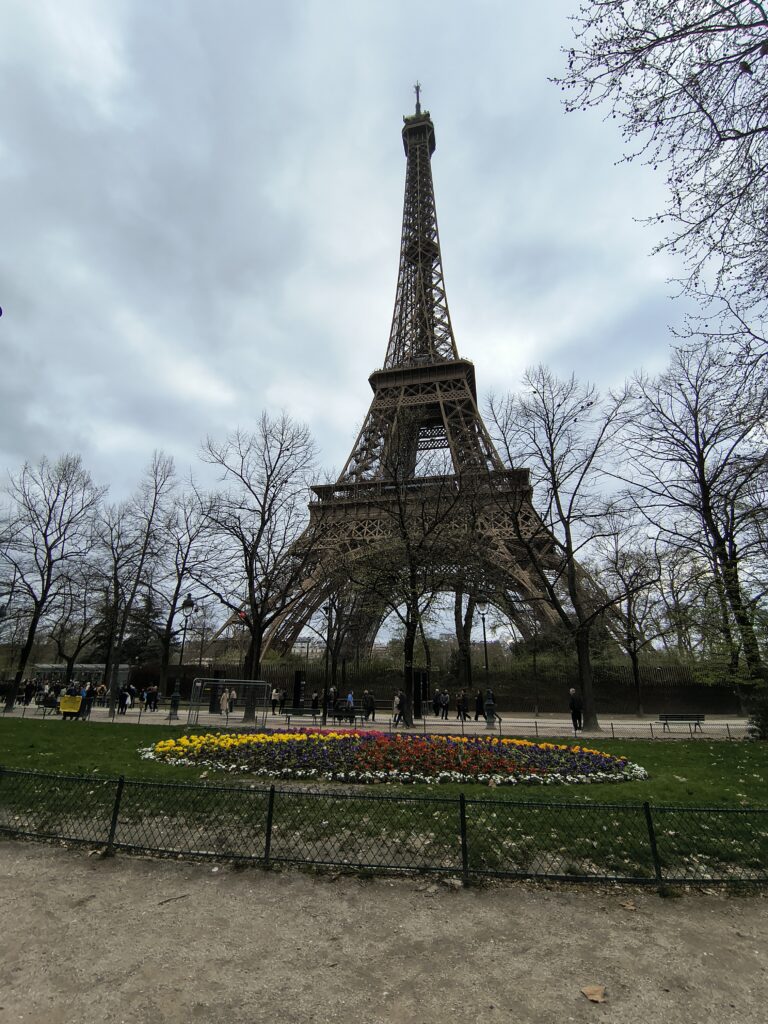 IMG_20260312_162538620_HDR-1-768x1024 Balade le long de la Seine : itinéraire à pied jusqu'à la Tour Eiffel et les Champs-Élysées